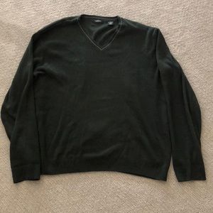 Hunter green Van Heusen sweater